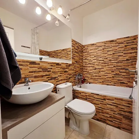 Park View Center Location With Balcony Appartamento